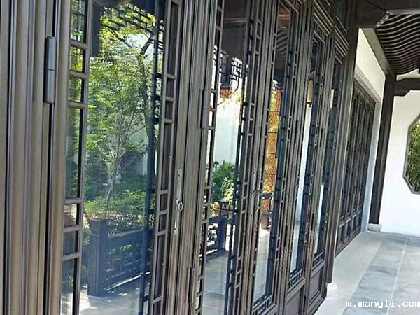 复古重视铝合金门窗